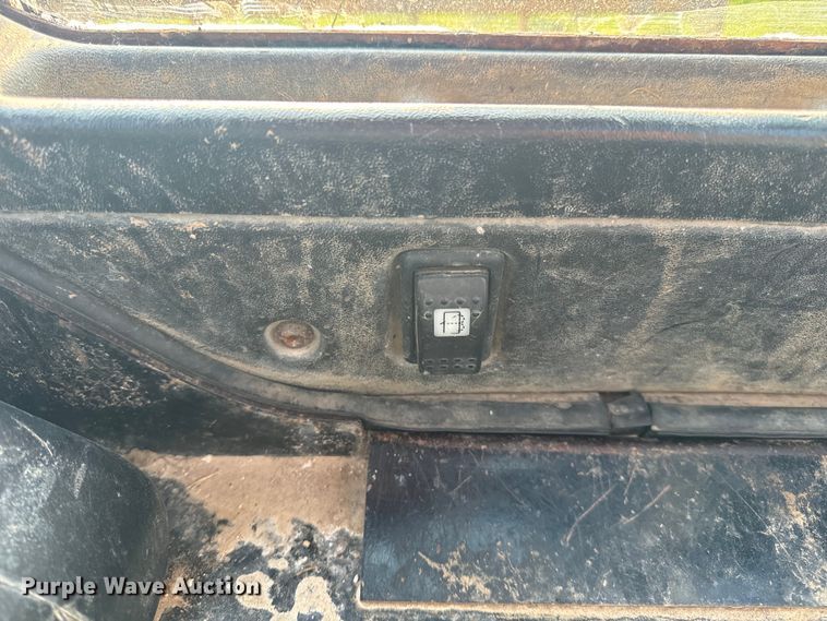 image for item OF9888 2004 Caterpillar  257B tracked skid steer loader