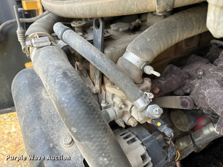 image for item OF9888 2004 Caterpillar  257B tracked skid steer loader