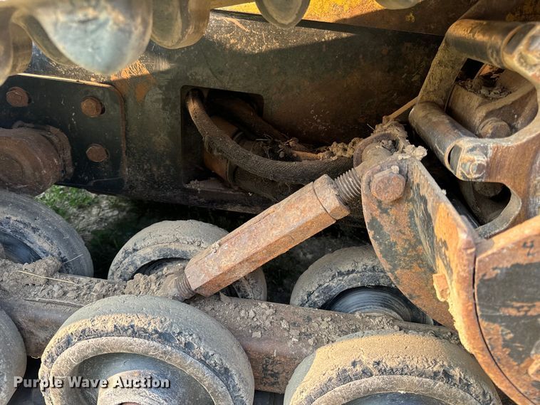 image for item OF9888 2004 Caterpillar  257B tracked skid steer loader