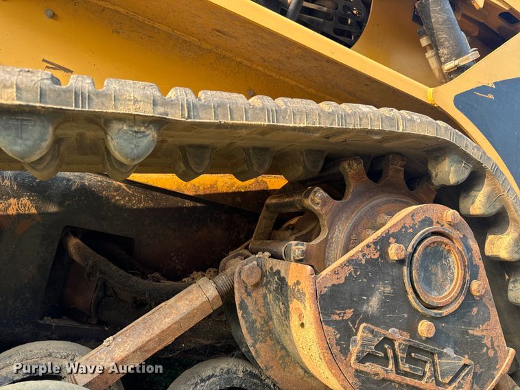 image for item OF9888 2004 Caterpillar  257B tracked skid steer loader