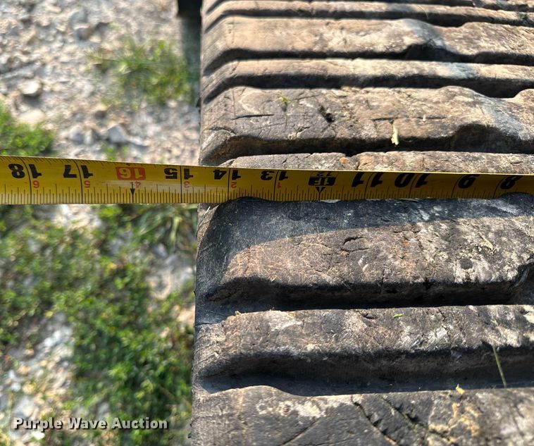 image for item OF9888 2004 Caterpillar  257B tracked skid steer loader