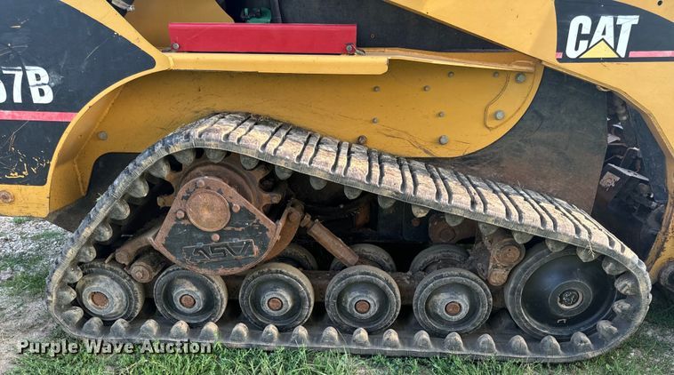 image for item OF9888 2004 Caterpillar  257B tracked skid steer loader