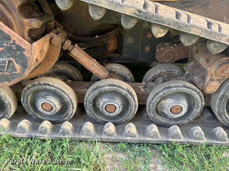 image for item OF9888 2004 Caterpillar  257B tracked skid steer loader