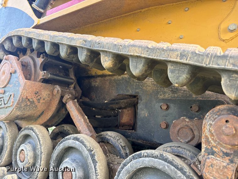image for item OF9888 2004 Caterpillar  257B tracked skid steer loader
