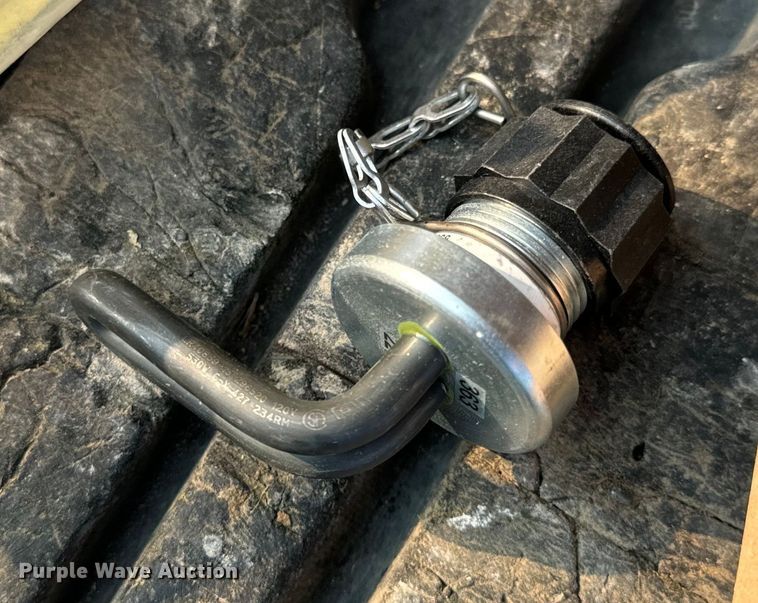 image for item OF9888 2004 Caterpillar  257B tracked skid steer loader