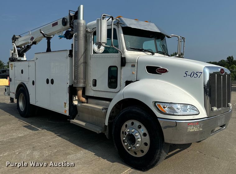 image for item OF9891 2013 Peterbilt 337 utility / service truck