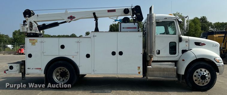 image for item OF9891 2013 Peterbilt 337 utility / service truck