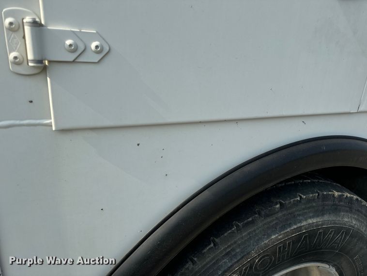 image for item OF9891 2013 Peterbilt 337 utility / service truck