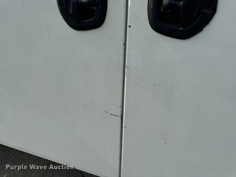 image for item OF9891 2013 Peterbilt 337 utility / service truck