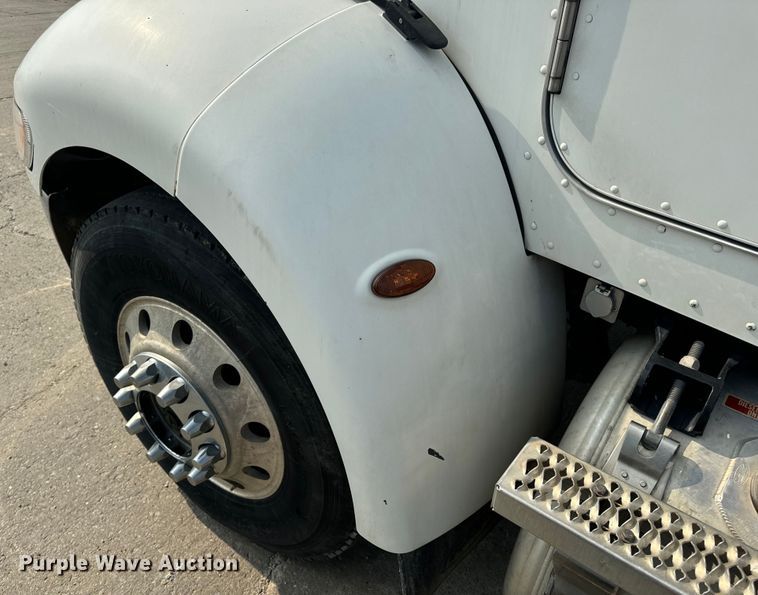 image for item OF9891 2013 Peterbilt 337 utility / service truck