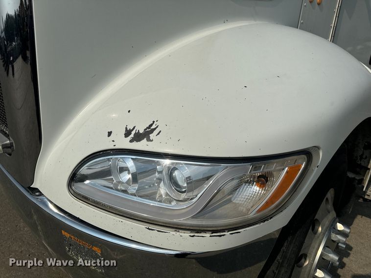 image for item OF9891 2013 Peterbilt 337 utility / service truck