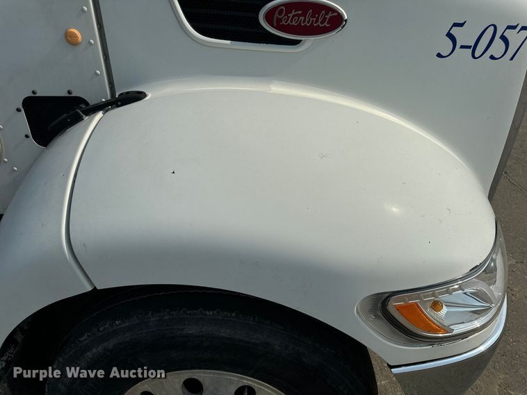 image for item OF9891 2013 Peterbilt 337 utility / service truck