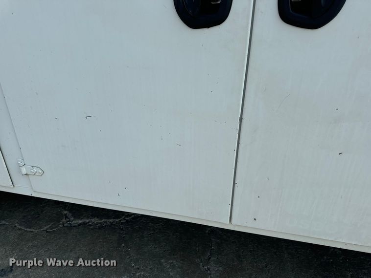 image for item OF9891 2013 Peterbilt 337 utility / service truck