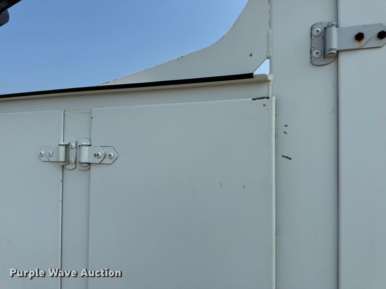 image for item OF9891 2013 Peterbilt 337 utility / service truck