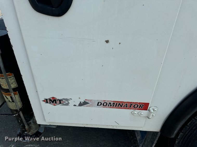 image for item OF9891 2013 Peterbilt 337 utility / service truck