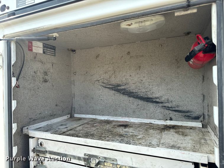 image for item OF9891 2013 Peterbilt 337 utility / service truck