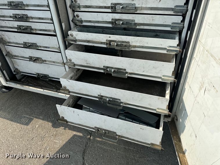 image for item OF9891 2013 Peterbilt 337 utility / service truck