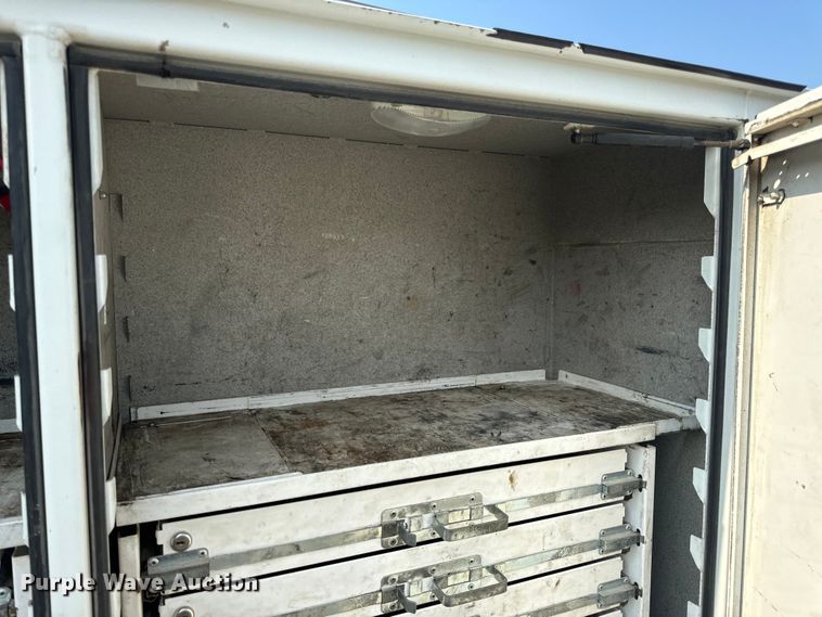 image for item OF9891 2013 Peterbilt 337 utility / service truck