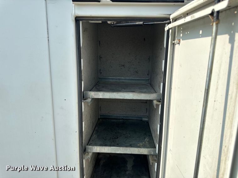 image for item OF9891 2013 Peterbilt 337 utility / service truck