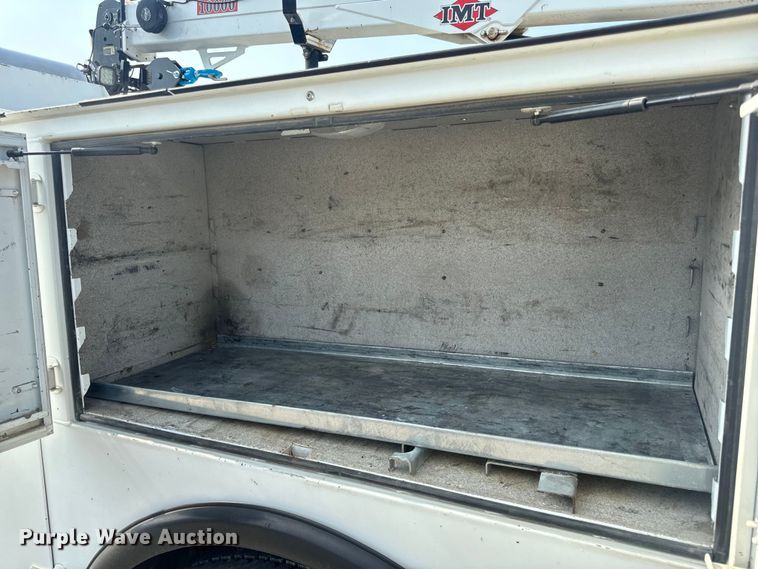 image for item OF9891 2013 Peterbilt 337 utility / service truck