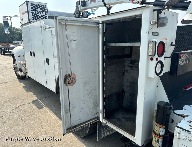 image for item OF9891 2013 Peterbilt 337 utility / service truck