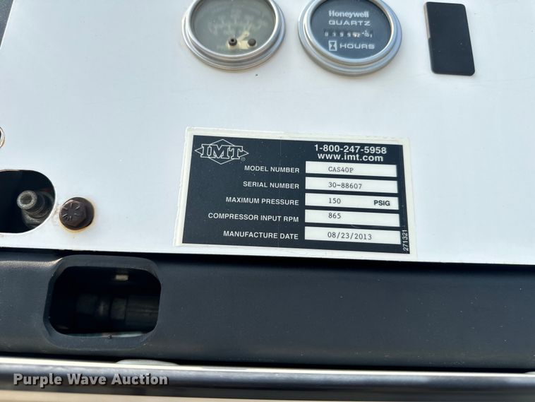 image for item OF9891 2013 Peterbilt 337 utility / service truck