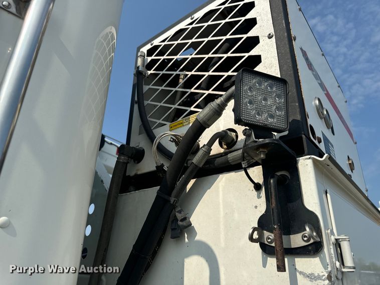 image for item OF9891 2013 Peterbilt 337 utility / service truck