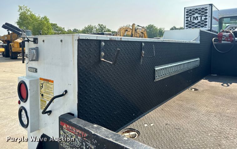 image for item OF9891 2013 Peterbilt 337 utility / service truck