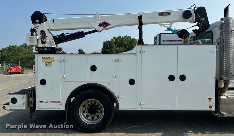 image for item OF9891 2013 Peterbilt 337 utility / service truck