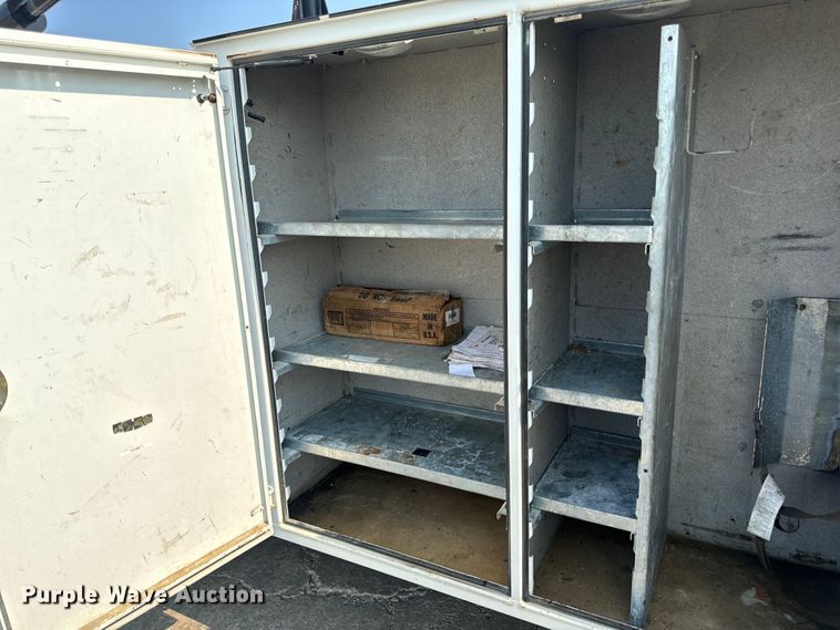 image for item OF9891 2013 Peterbilt 337 utility / service truck