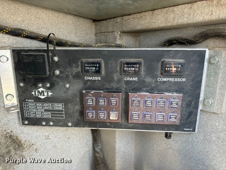 image for item OF9891 2013 Peterbilt 337 utility / service truck