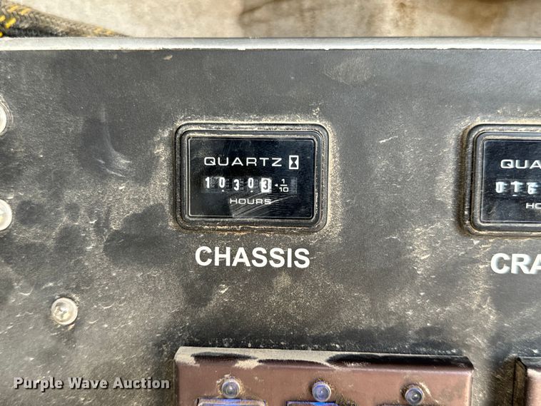 image for item OF9891 2013 Peterbilt 337 utility / service truck