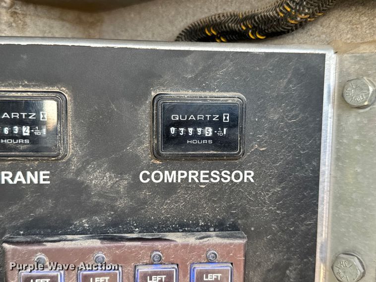 image for item OF9891 2013 Peterbilt 337 utility / service truck