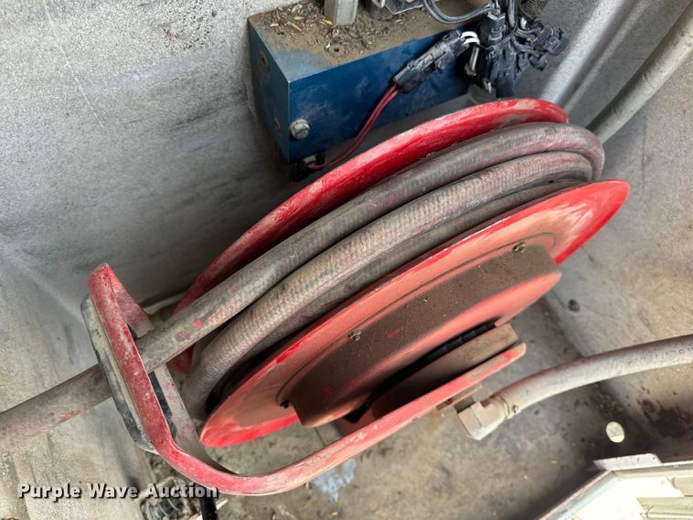 image for item OF9891 2013 Peterbilt 337 utility / service truck