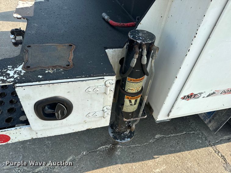 image for item OF9891 2013 Peterbilt 337 utility / service truck