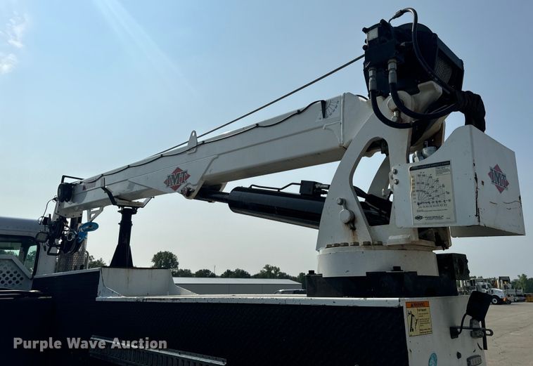 image for item OF9891 2013 Peterbilt 337 utility / service truck