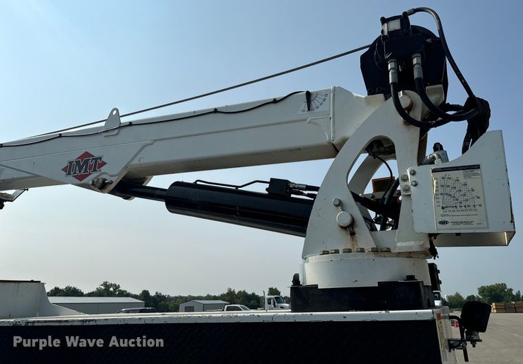 image for item OF9891 2013 Peterbilt 337 utility / service truck