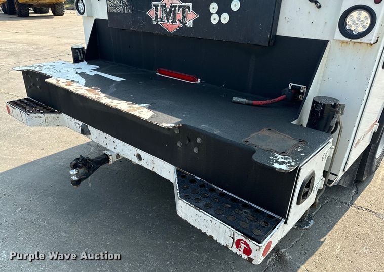 image for item OF9891 2013 Peterbilt 337 utility / service truck