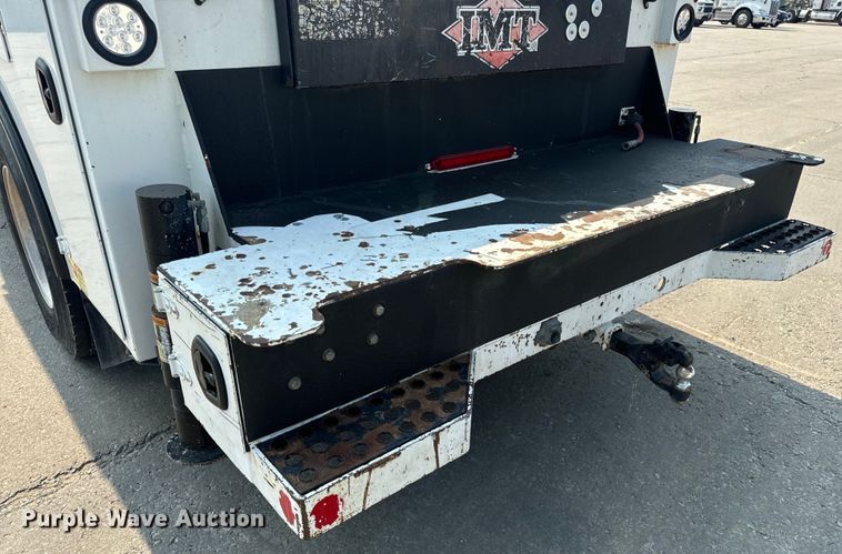 image for item OF9891 2013 Peterbilt 337 utility / service truck