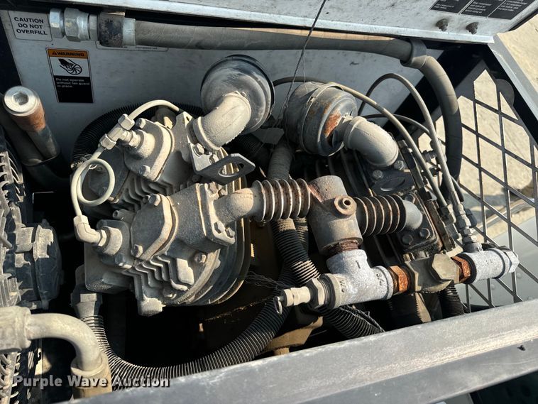 image for item OF9891 2013 Peterbilt 337 utility / service truck