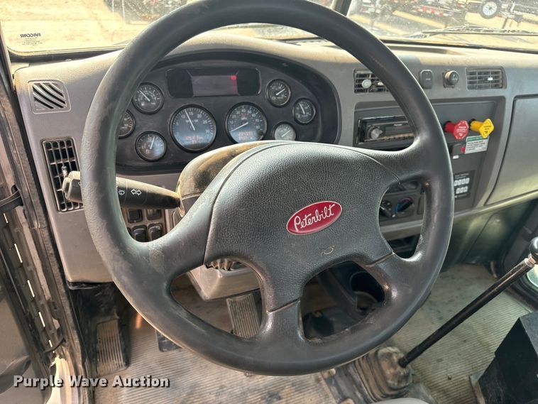 image for item OF9891 2013 Peterbilt 337 utility / service truck