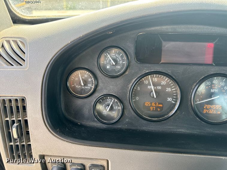 image for item OF9891 2013 Peterbilt 337 utility / service truck