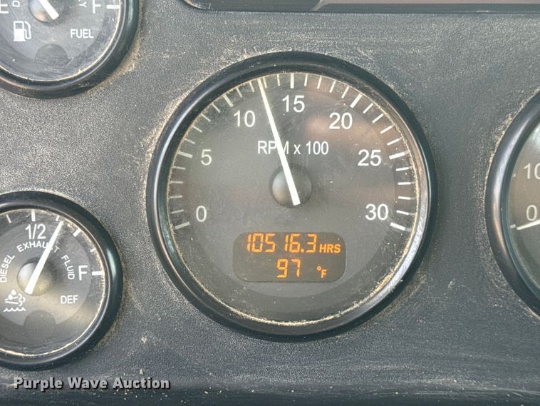 image for item OF9891 2013 Peterbilt 337 utility / service truck