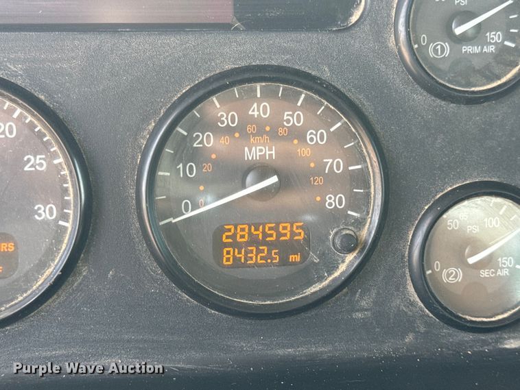 image for item OF9891 2013 Peterbilt 337 utility / service truck