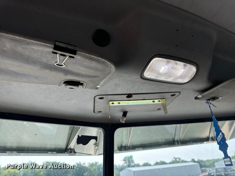 image for item OF9891 2013 Peterbilt 337 utility / service truck