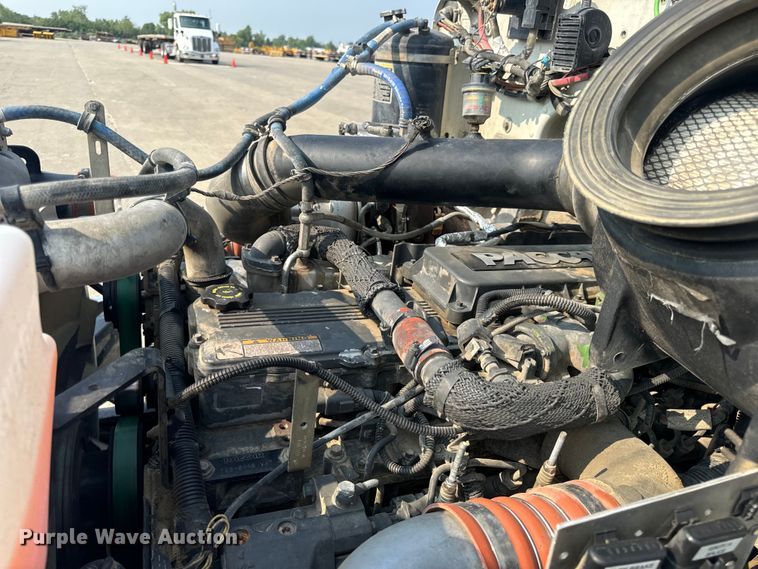 image for item OF9891 2013 Peterbilt 337 utility / service truck