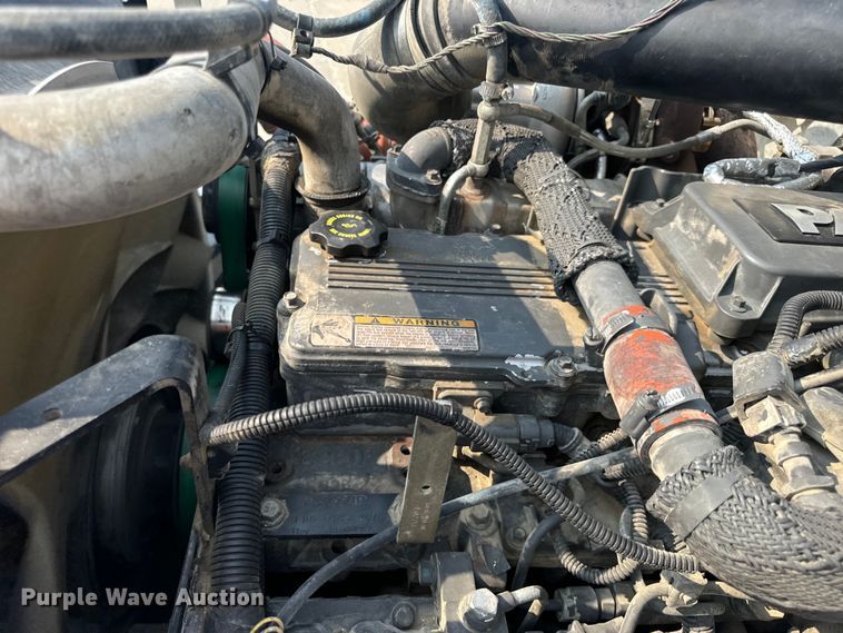 image for item OF9891 2013 Peterbilt 337 utility / service truck