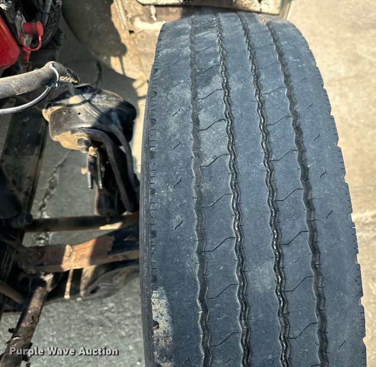 image for item OF9891 2013 Peterbilt 337 utility / service truck