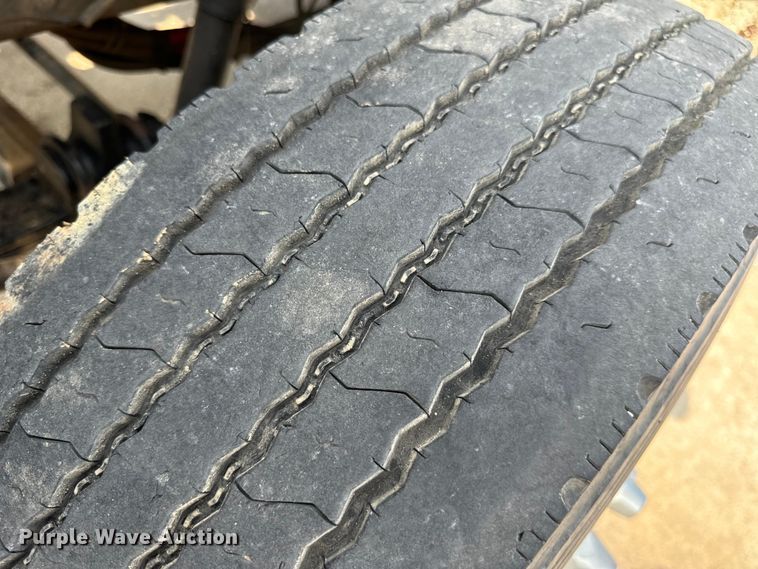 image for item OF9891 2013 Peterbilt 337 utility / service truck