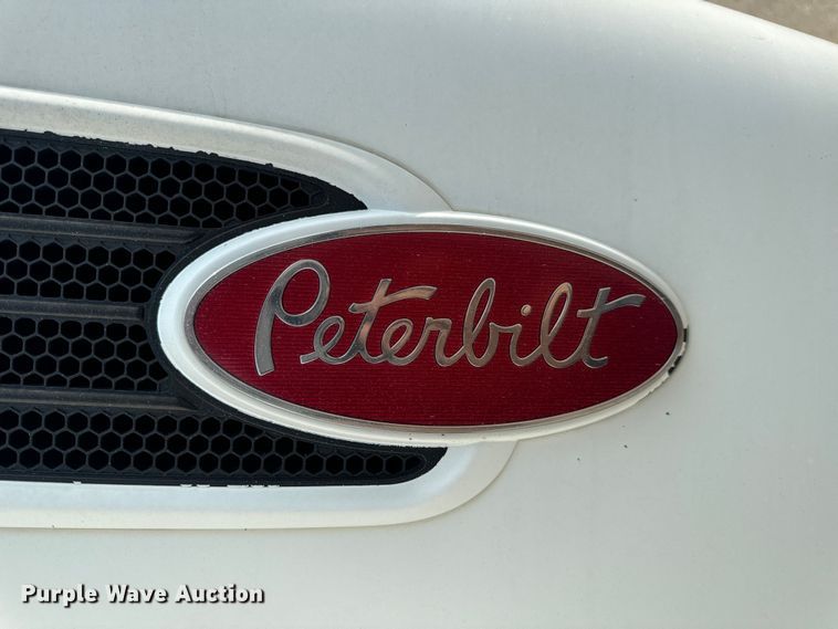 image for item OF9891 2013 Peterbilt 337 utility / service truck